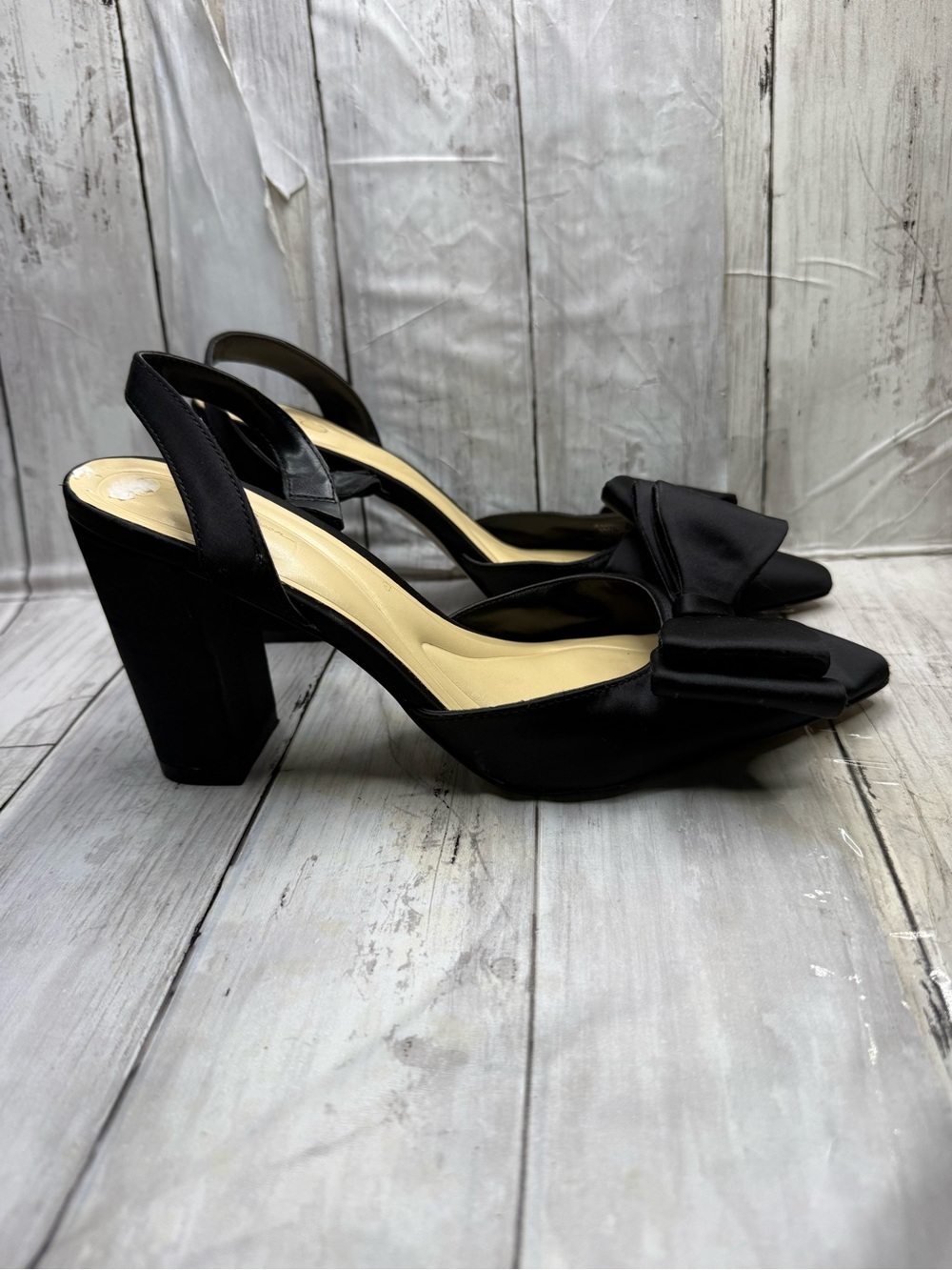 Jessica Simpson black satin pumps